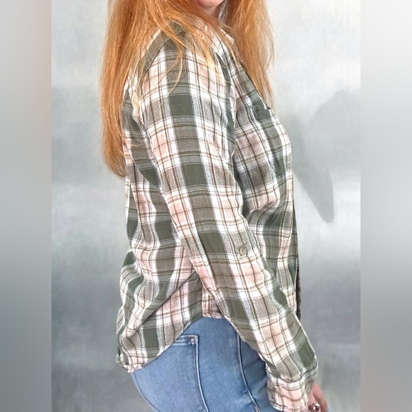 M American Eagle BoyFriend Fit Flannel, olive green and light blush pink plaid - Picture 9 of 9
